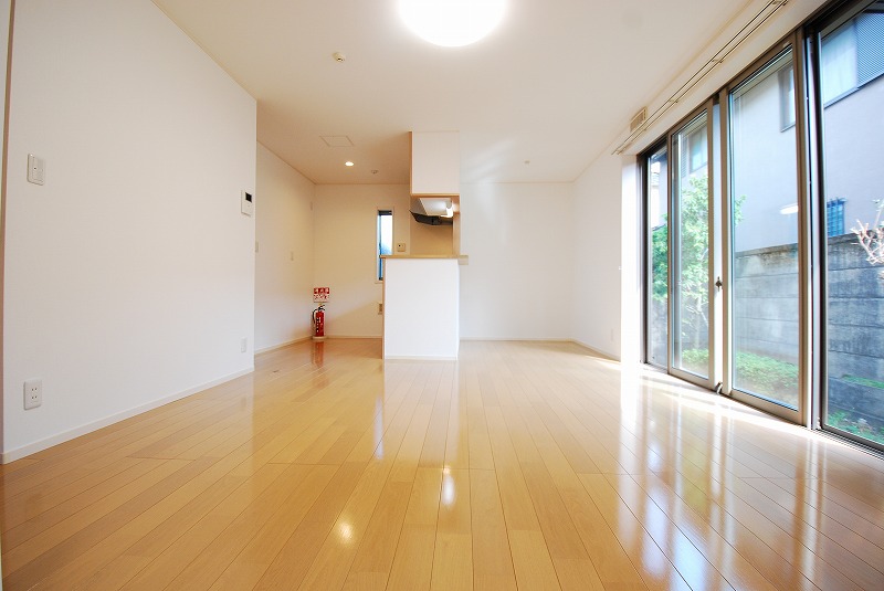 「募集予告」ベルイースト102号室 ファミリータイプのお部屋で,駐車場付きです!