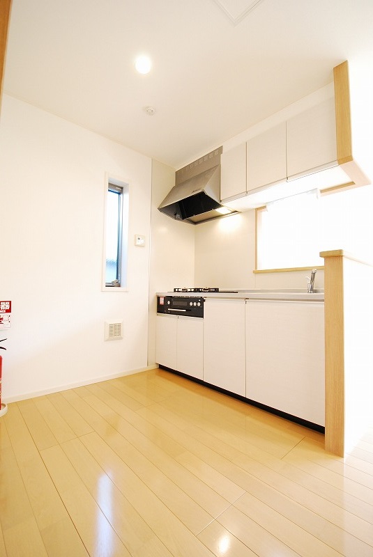 「募集予告」ベルイースト102号室 ファミリータイプのお部屋で,駐車場付きです!