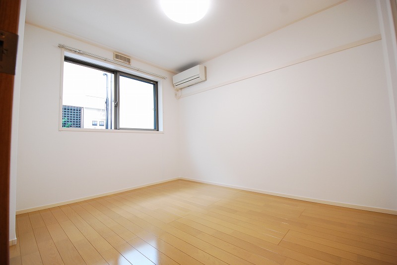 「募集予告」ベルイースト102号室 ファミリータイプのお部屋で,駐車場付きです!