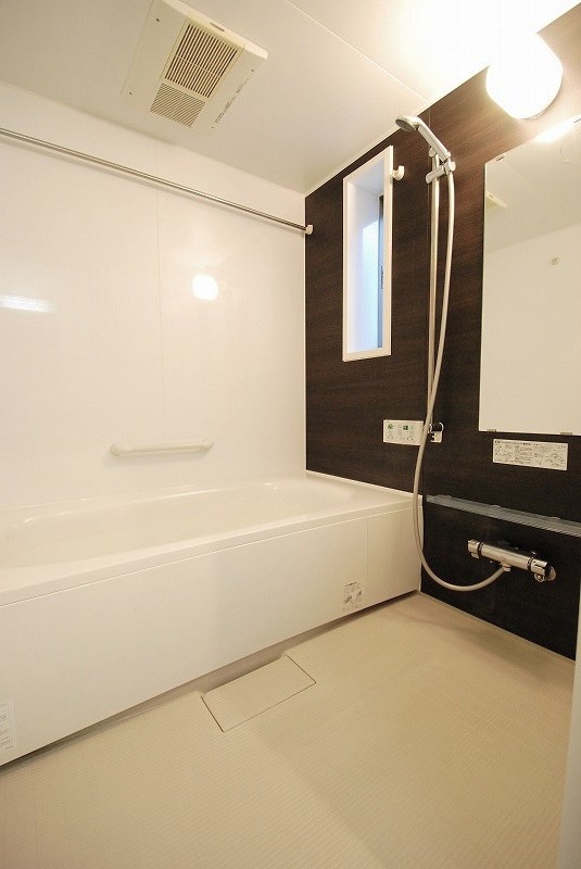 「募集予告」ベルイースト102号室 ファミリータイプのお部屋で,駐車場付きです!