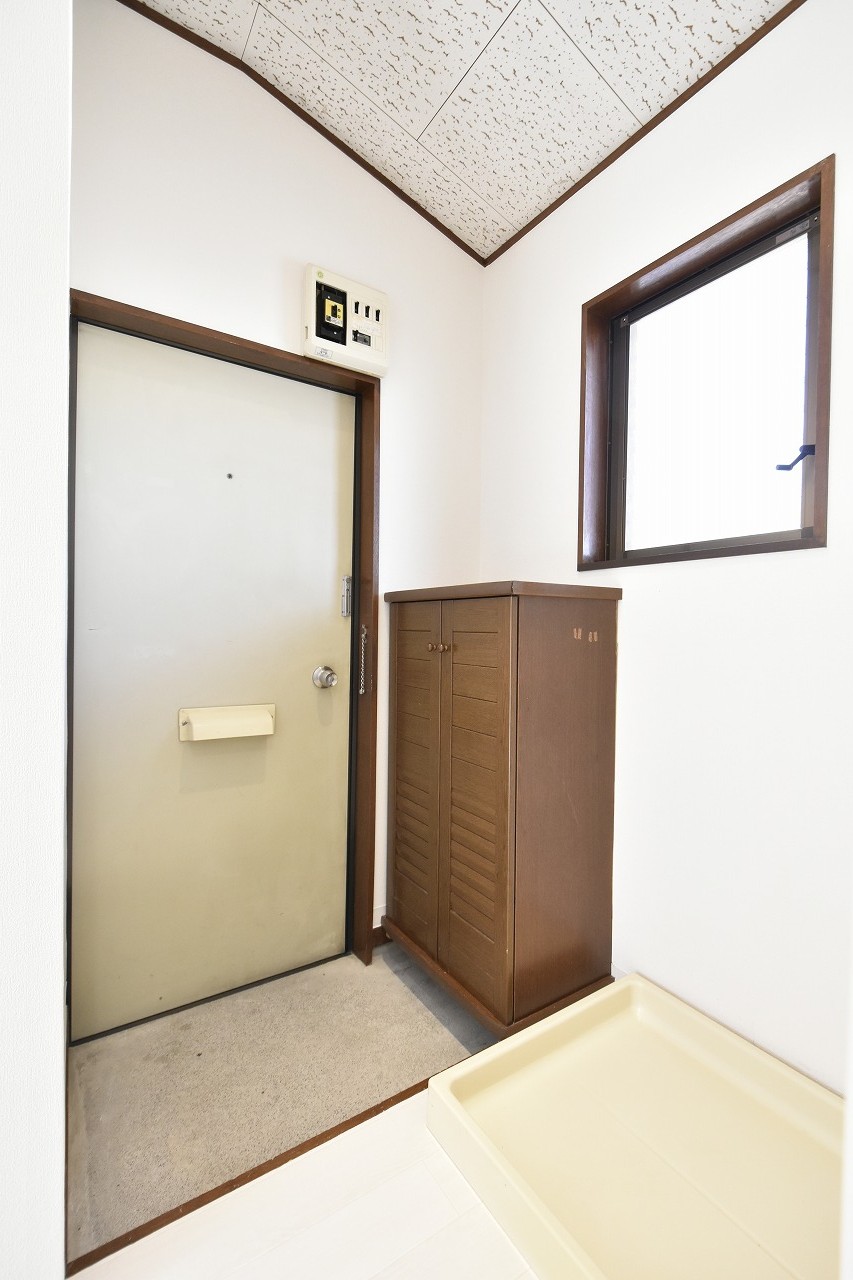 シャルム落合201 南向きの窓から、心地よい光が差し込む201号室。豊かな一人暮らしを。