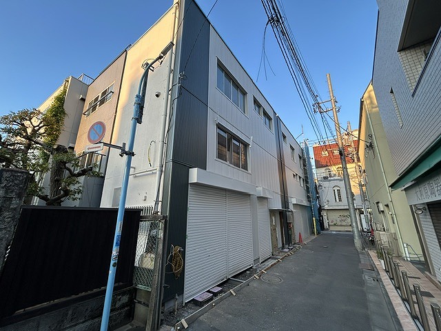 KOMURAYAビル1階店舗　B棟